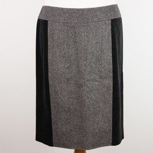 Gucci Tweed Pencil Skirt US 8 IT 44 Black Corduroy Wool Blend Lined